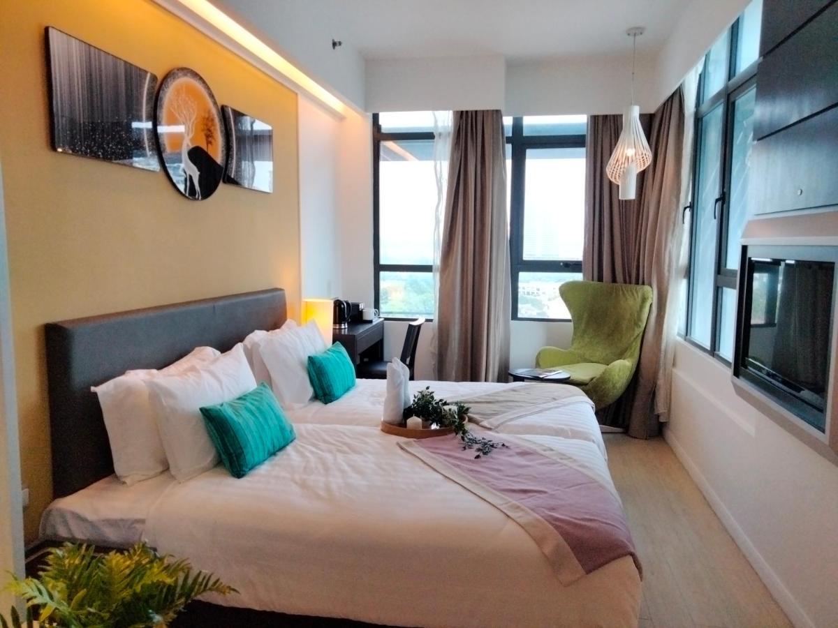 Centrestage Pj By Homebrickz Apartemen Petaling Jaya